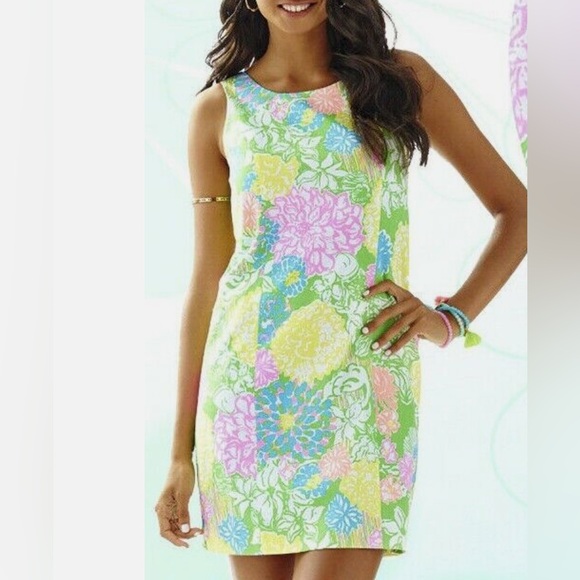 Lilly Pulitzer Dresses & Skirts - Lilly Pulitzer Floral Cathy hibiscus stroll print lace back Dobby Dress size 2